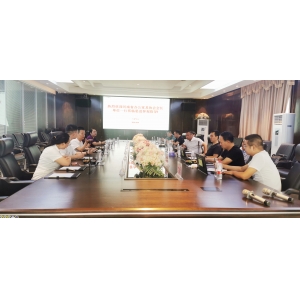 河南省辦公家具協(xié)會(huì)會(huì)長(zhǎng)張鋒一行到訪(fǎng)思進(jìn)家具集團(tuán)指導(dǎo)工作！